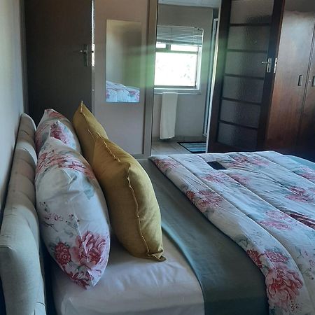 Triple S Guest House Cape Town Exterior foto