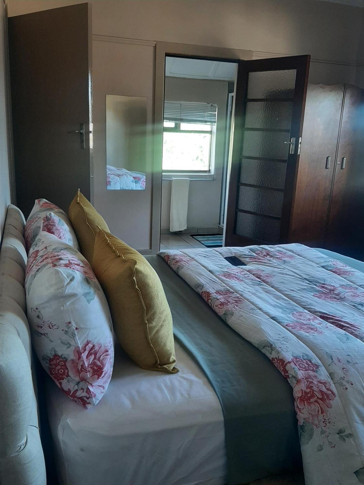 Triple S Guest House Cape Town Exterior foto